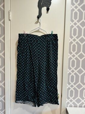 Size 1 Torrid Black Pants with Teal Diamond Motif with pockets
